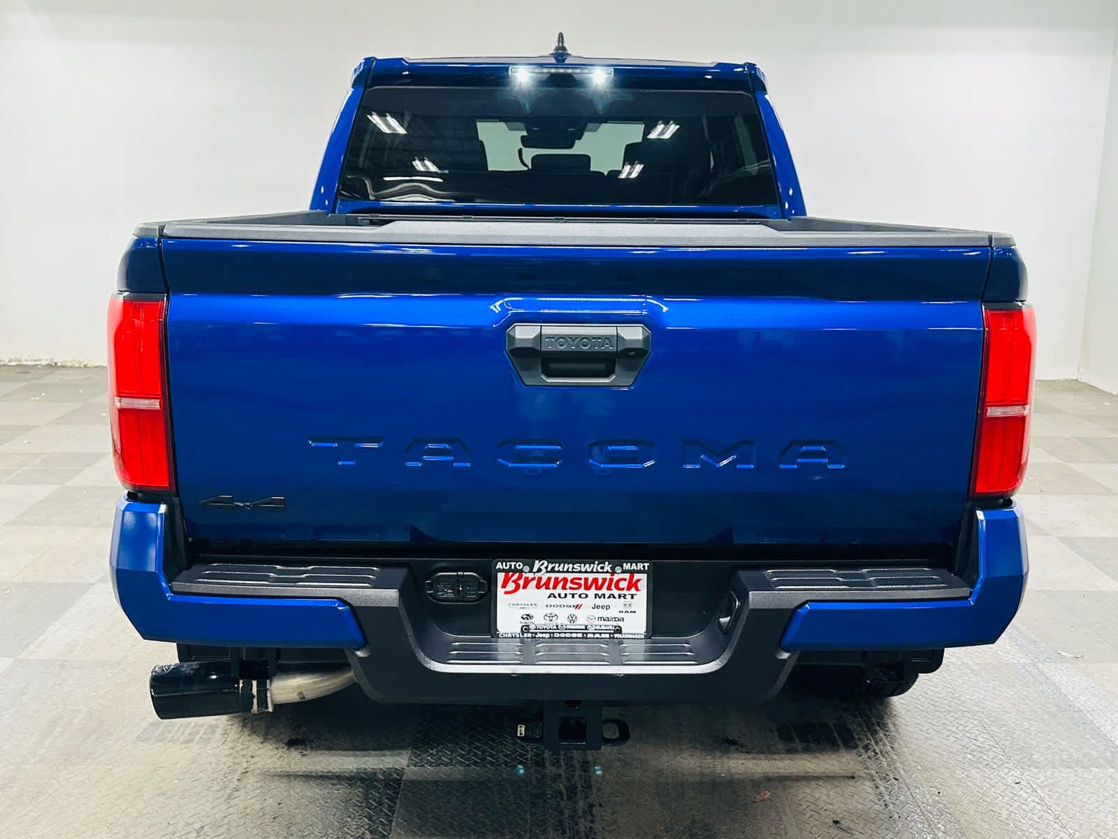 Certified 2025 Toyota Tacoma TRD Sport AWD/4WD image 5