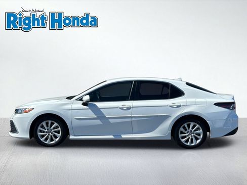 Used 2022 Toyota Camry LE w/ Carpet Mat Package (TMS) FWD image 3