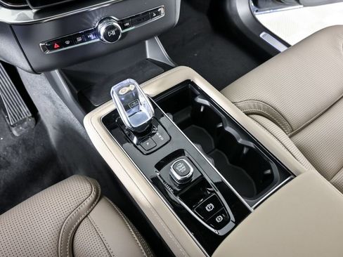 New 2026 Volvo XC90 T8 Ultra w/ Protection Package Premier AWD/4WD image 14