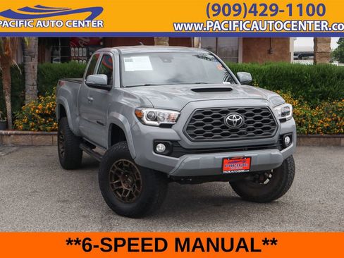 Used 2020 Toyota Tacoma TRD Sport AWD/4WD image 1