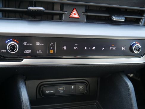 Used 2023 Kia Sportage EX image 20