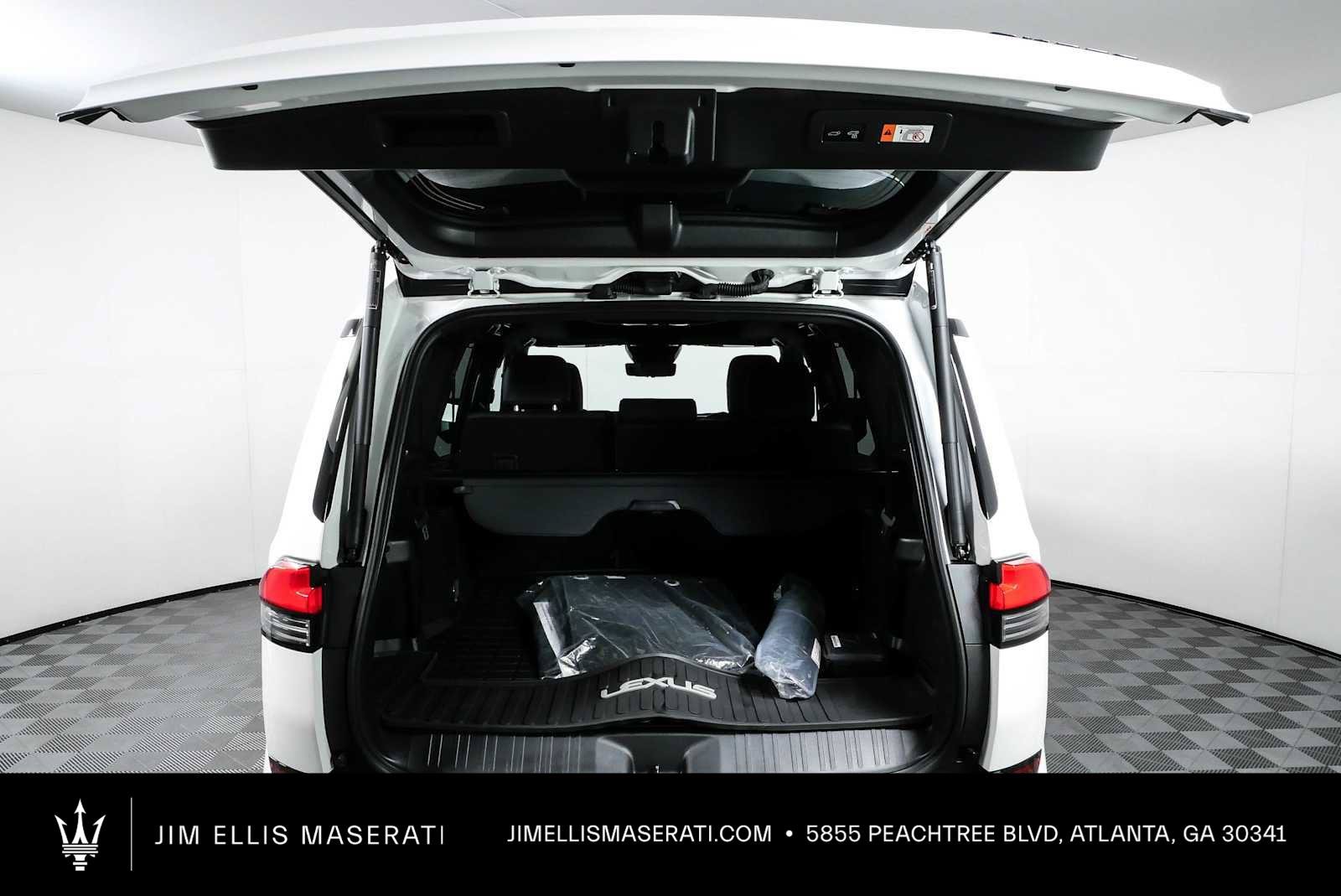 Used 2025 Lexus GX 550 w/ Accessory Package (2T) AWD/4WD image 33