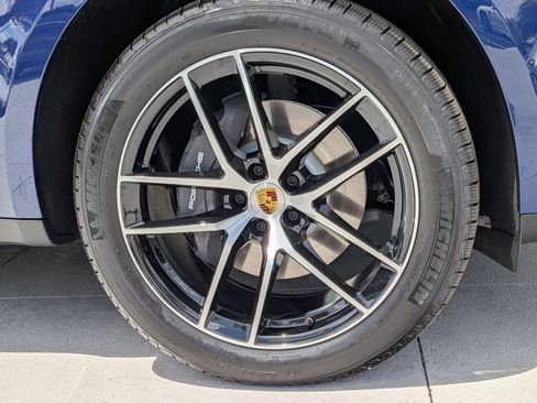 New 2026 Porsche Macan AWD/4WD image 29
