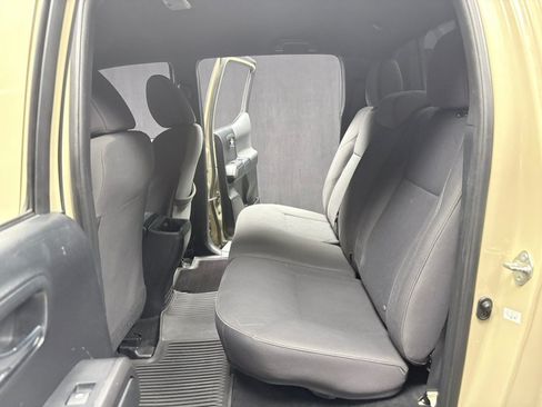 Used 2017 Toyota Tacoma TRD Sport w/ Tow Package (A/T) AWD/4WD image 29