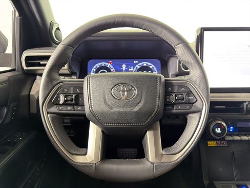Used 2025 Toyota 4Runner Trailhunter AWD/4WD image 11