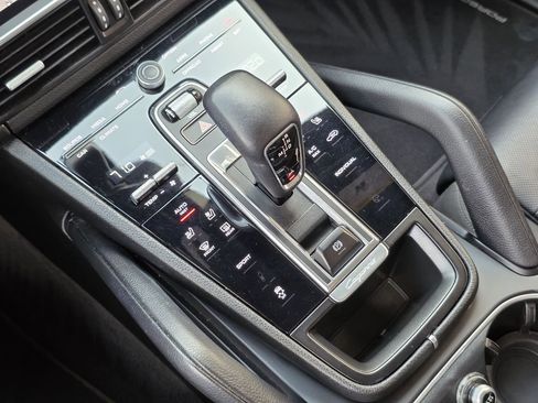 Used 2020 Porsche Cayenne image 16