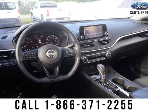 Used 2024 Nissan Altima 2.5 S FWD image 17