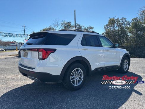 New 2026 Ford Explorer Active w/ Active Comfort Package image 6