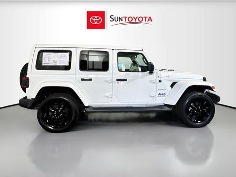 Used 2023 Jeep Wrangler Unlimited Sahara w/ Cold Weather Group AWD/4WD image 2