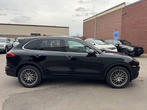 Used 2016 Porsche Cayenne w/ Premium Package Plus image 2
