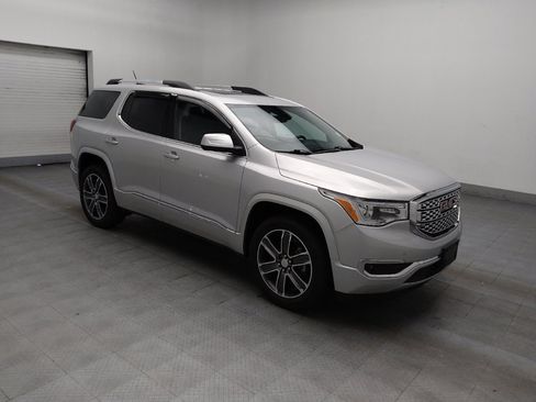 Used 2019 GMC Acadia Denali w/ Technology Package FWD image 11