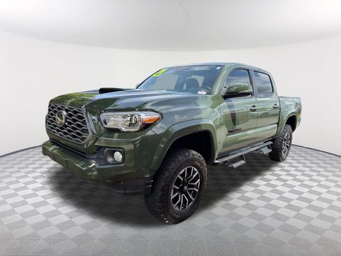 Used 2021 Toyota Tacoma TRD Sport AWD/4WD image 3