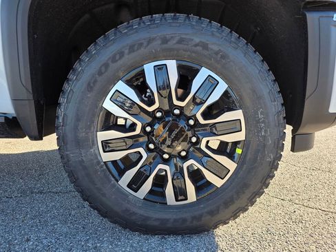 New 2026 GMC Sierra 2500 Denali Ultimate image 32