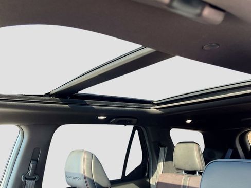 Used 2025 Honda Pilot Black Edition image 23