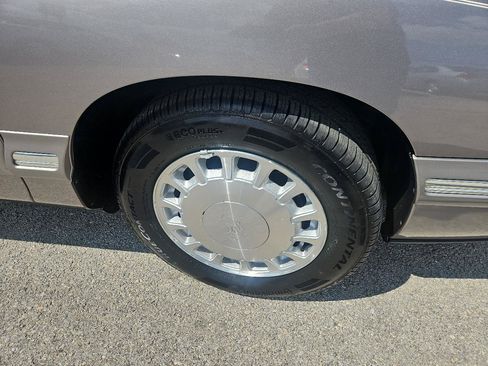 Used 1998 Cadillac De Ville FWD image 11