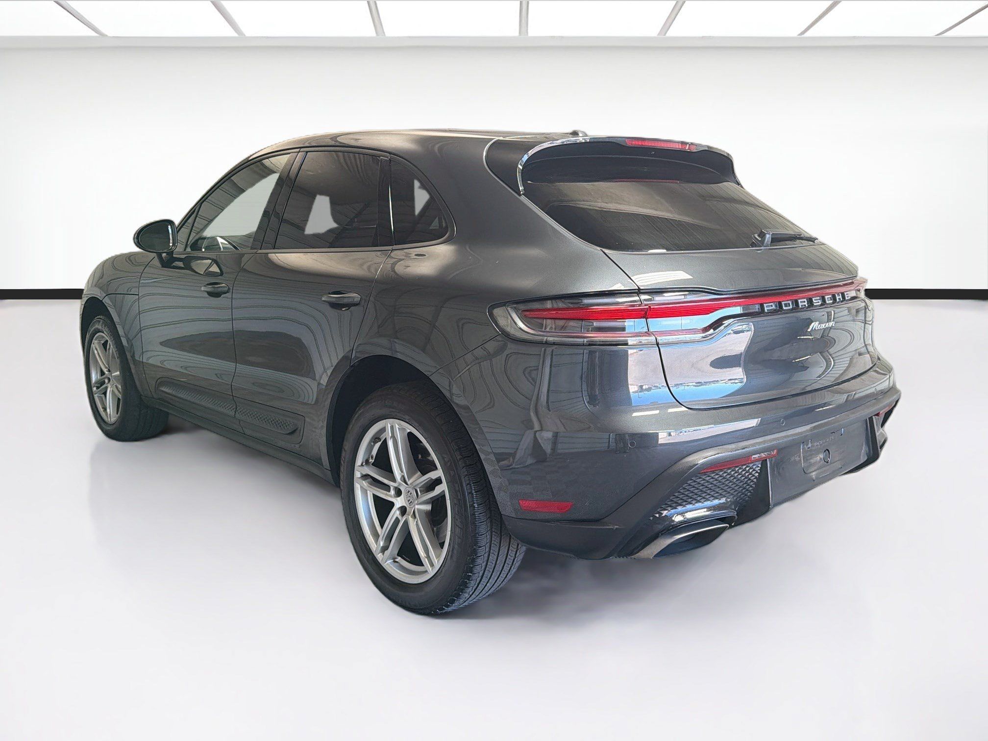 Used 2023 Porsche Macan AWD/4WD image 6