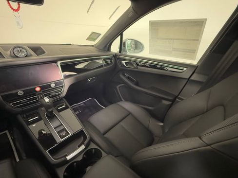 New 2026 Porsche Macan image 23
