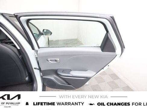 New 2025 Kia K4 LXS image 13