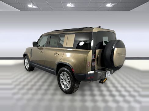 Used 2026 Land Rover Defender 110 S AWD/4WD image 3