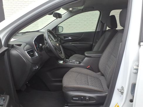 Used 2024 Chevrolet Equinox LT FWD image 12