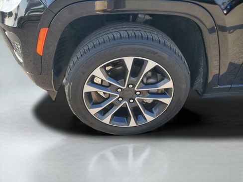 Used 2023 Jeep Grand Cherokee Overland w/ Luxury Tech Group IV RWD image 27