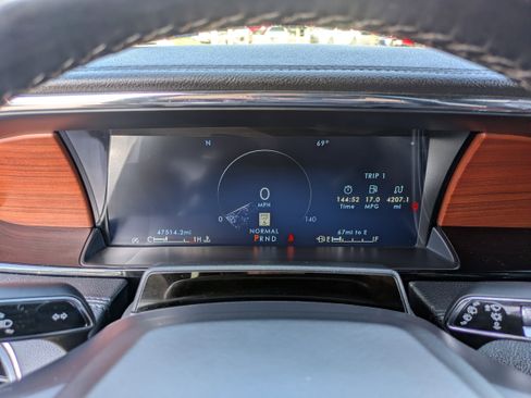 Used 2024 Lincoln Navigator L 4WD image 31