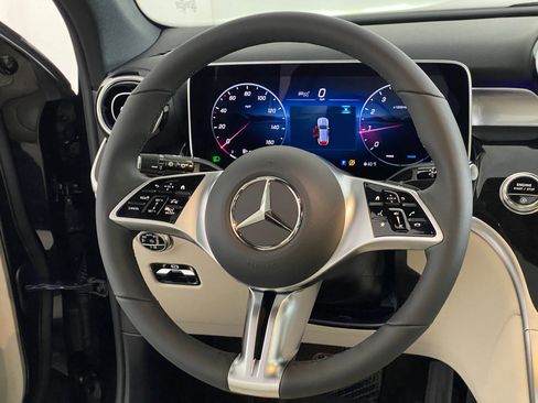 Used 2026 Mercedes-Benz GLC 300 4MATIC image 16