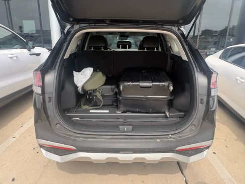 Used 2024 Kia Sportage EX FWD image 9