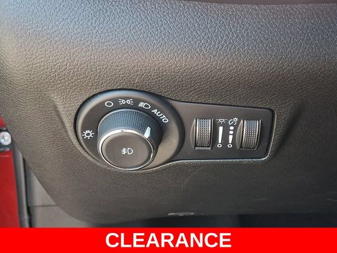 Used 2024 Jeep Compass Latitude AWD/4WD image 23