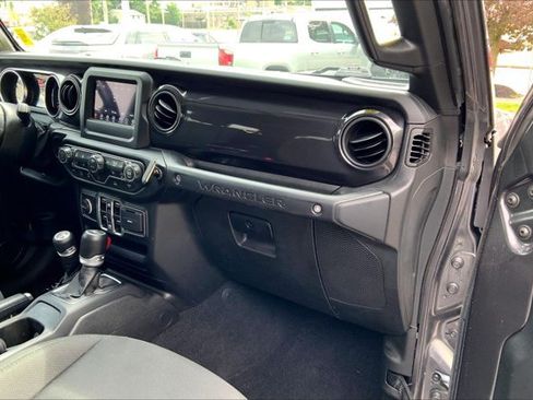 Used 2022 Jeep Wrangler Unlimited Sport AWD/4WD image 16