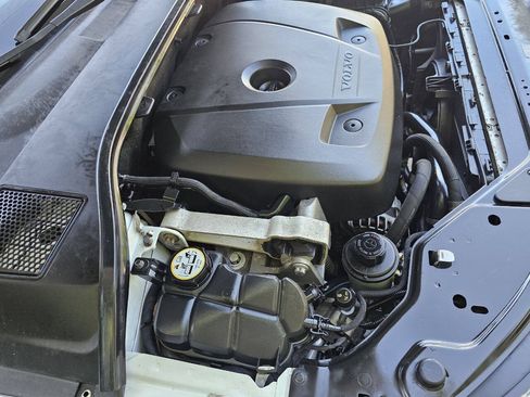 Used 2015 Volvo XC70 T5 Platinum w/ Protection Package FWD image 36
