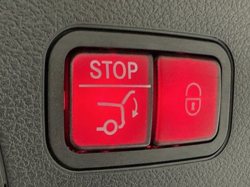 Certified 2024 Mercedes-Benz GLS 450 4MATIC image 23