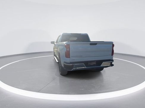 Used 2024 Chevrolet Silverado 1500 LT AWD/4WD image 7