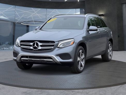 Used 2019 Mercedes-Benz GLC 300 4MATIC image 2