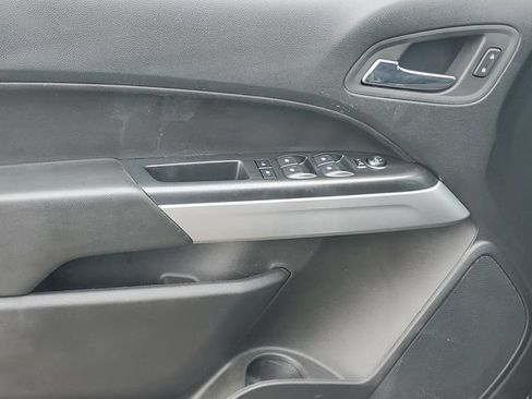 Certified 2022 Chevrolet Colorado LT AWD/4WD image 15