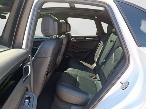 Used 2020 Porsche Macan AWD/4WD image 12
