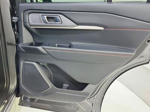 Used 2025 Ford Explorer ST-Line AWD/4WD image 33
