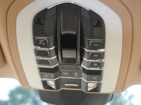 Used 2013 Porsche Panamera 4S image 34