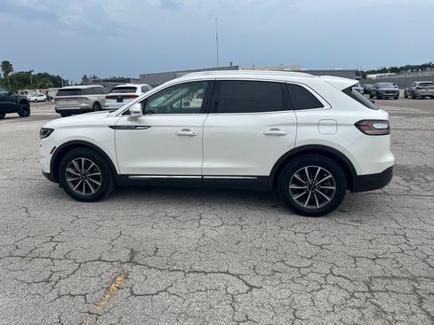 Used 2022 Lincoln Nautilus FWD image 6