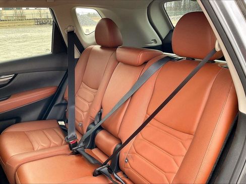 Certified 2019 Nissan Rogue SL w/ Premium Package image 5