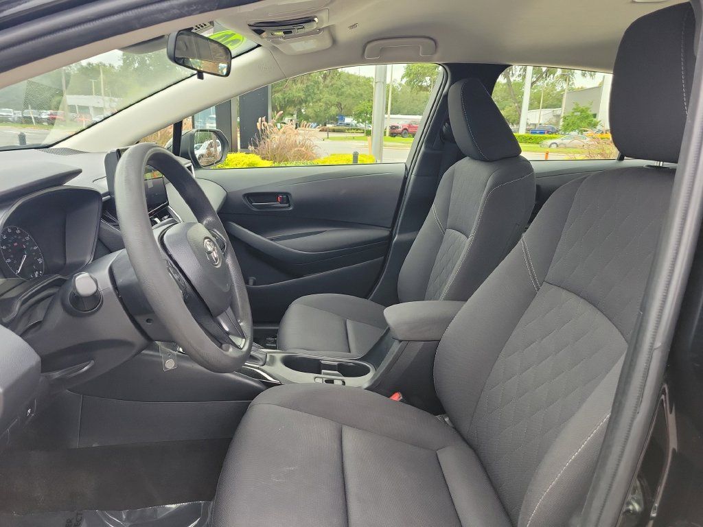 Used 2024 Toyota Corolla LE FWD image 2