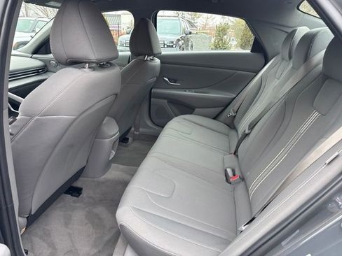 Certified 2025 Hyundai Elantra Sport image 25