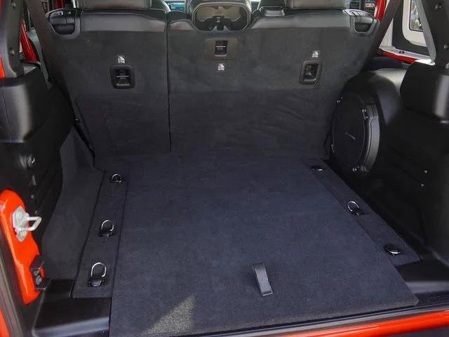 Certified 2025 Jeep Wrangler Unlimited Rubicon AWD/4WD image 12
