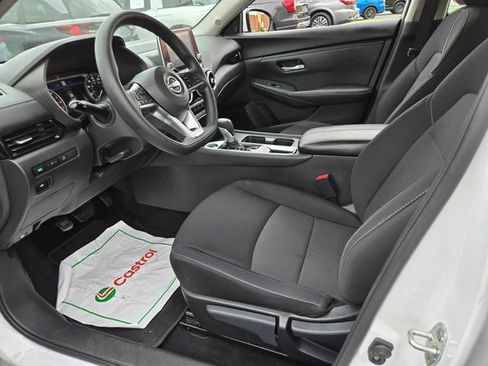 Used 2024 Nissan Sentra SV FWD image 11