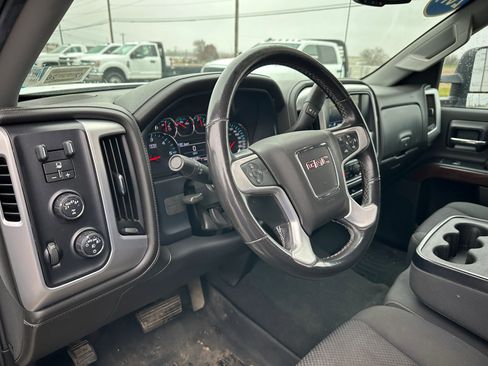 Used 2019 GMC Sierra 1500 SLE w/ SLE Value Package image 10
