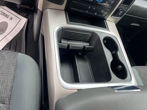 Used 2020 RAM 1500 Classic SLT w/ Luxury Group image 19