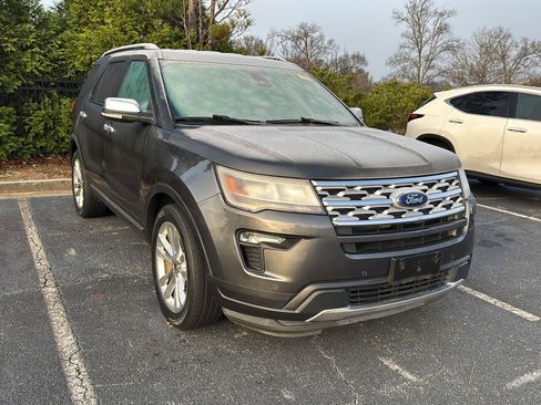 Used 2019 Ford Explorer XLT w/ Equipment Group 202A image 4