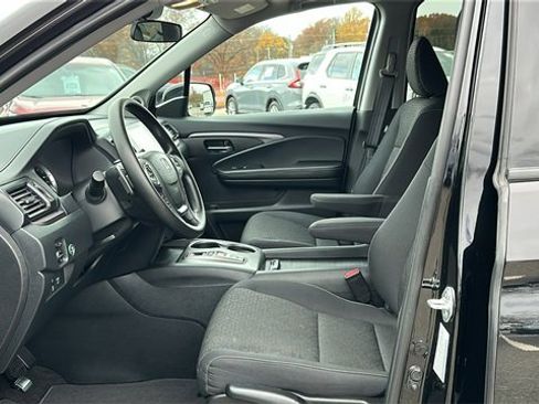 Used 2023 Honda Ridgeline Sport image 9