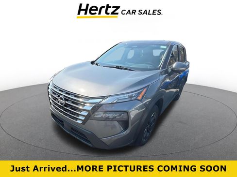 Used 2025 Nissan Rogue SV image 1