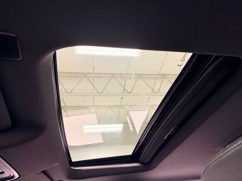 Certified 2019 Chevrolet Silverado 1500 High Country w/ Technology Package image 19